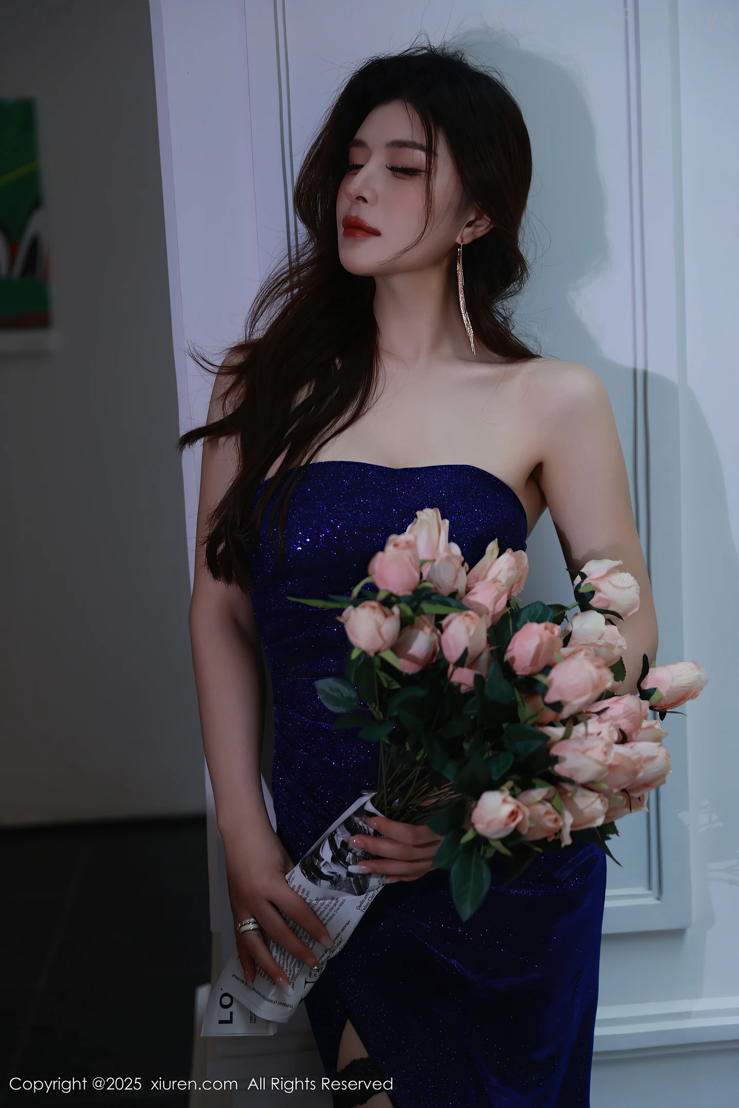 图片[3]-[XiuRen秀人网] VOL.10740 模特阿依莎性感蓝色连衣裙露蓝色内衣配黑丝袜秀曼妙身材诱惑写真71P-秀人网官方网站